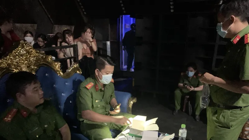 Lực lượng chức năng tại hiện trường vụ việc