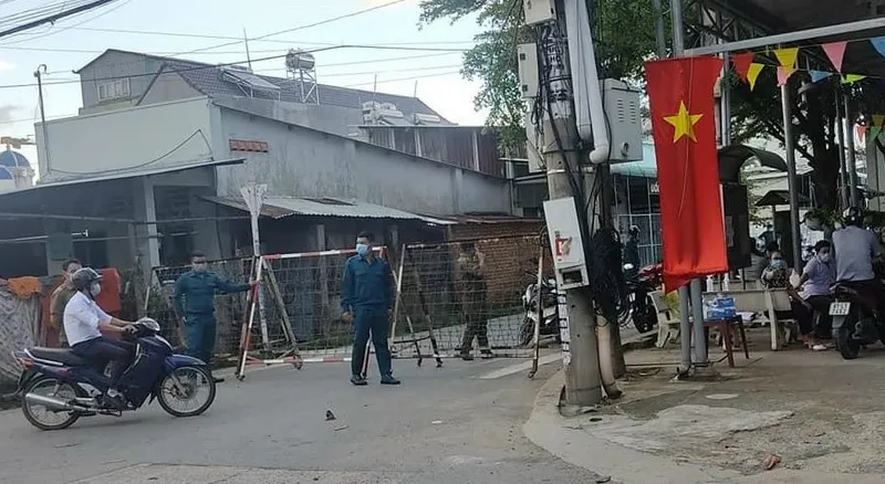 Lực lượng chức năng triển khai các biện pháp phòng dịch Covid-19