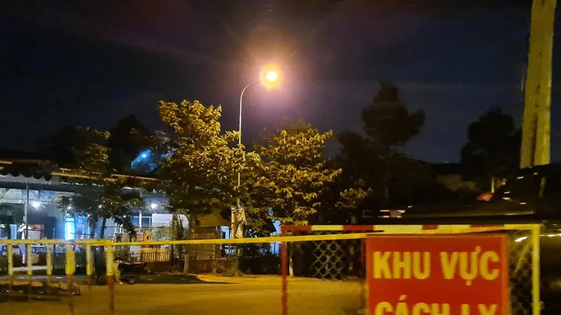 Lực lượng chức năng Bình Dương thiết lập vùng cách ly ngay trong đêm