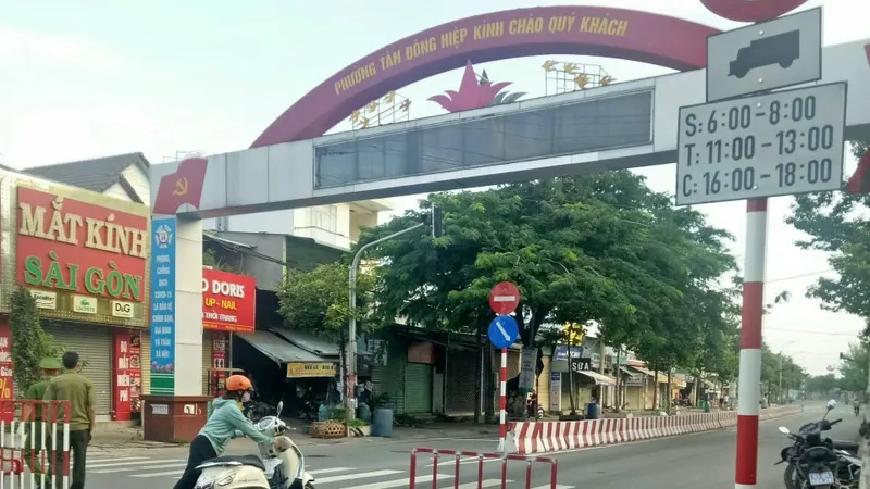 TP Dĩ An thiết lập các chốt kiểm dịch trên địa bàn. Ảnh: LÊ XUÂN