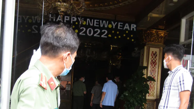 Liên quan vụ cháy quán karaoke làm 32 người thiệt mạng ở Bình Dương: Khởi tố 2 cán bộ công an