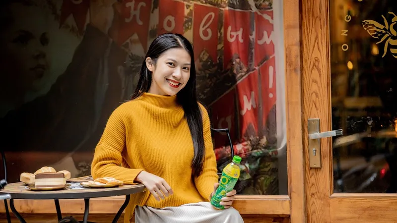 Không ngại deadline, những người trẻ vẫn thư thái uống trà chờ tết 