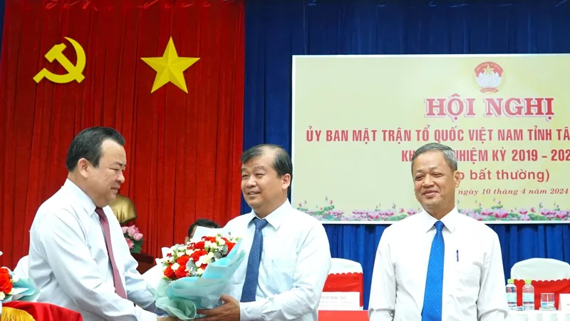 Ông Võ Đức Trong giữ chức Chủ tịch Ủy ban MTTQ Việt Nam tỉnh Tây Ninh