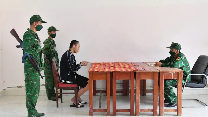 Tây Ninh: Bắt đối tượng vận chuyển hơn 2kg ma túy vào Việt Nam