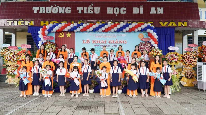 Bình Dương: Gần 521.000 học sinh nô nức ngày khai giảng 