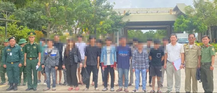 Tây Ninh: Tiếp nhận 18 công dân bị lừa “việc nhẹ, lương cao”