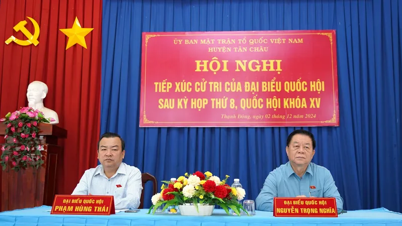 Trưởng Ban Tuyên giáo Trung ương Nguyễn Trọng Nghĩa tiếp xúc cử tri tại Tây Ninh