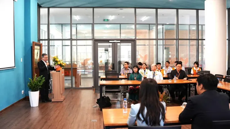 Trường Đại học Việt Đức liên kết khai trương phòng thi IELTS trên máy tính 