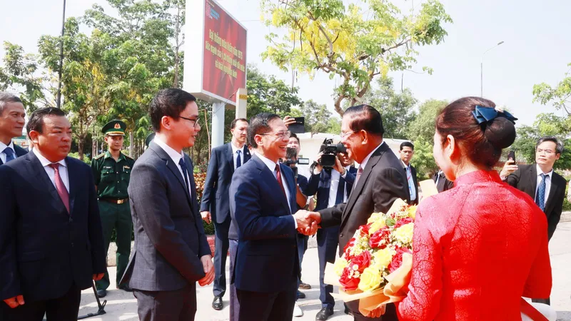 Lãnh đạo Chính phủ đón đoàn đại biểu cấp cao Vương quốc Campuchia