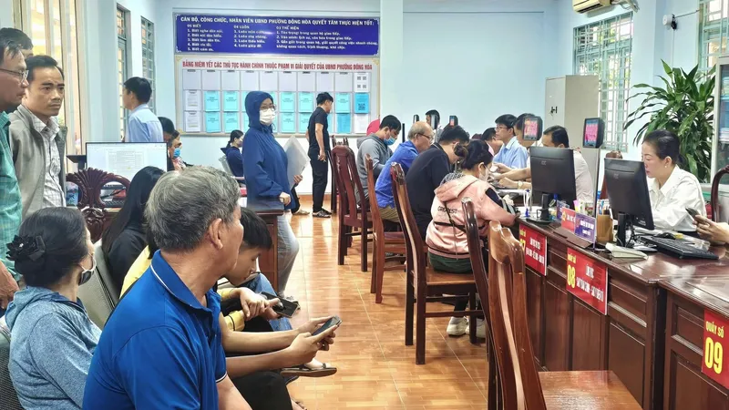 Phường Đông Hòa, TPHCM: Mỗi ngày tiếp nhận hơn 200 hồ sơ thủ tục hành chính