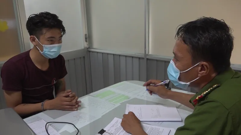 Đối tượng Hải tại cơ quan công an 