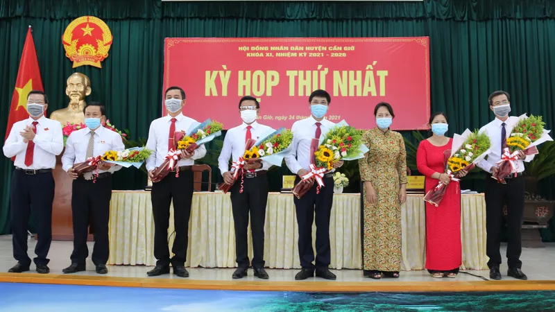 Đồng chí Lê Minh Dũng tái đắc cử chức Chủ tịch HĐND huyện Cần Giờ