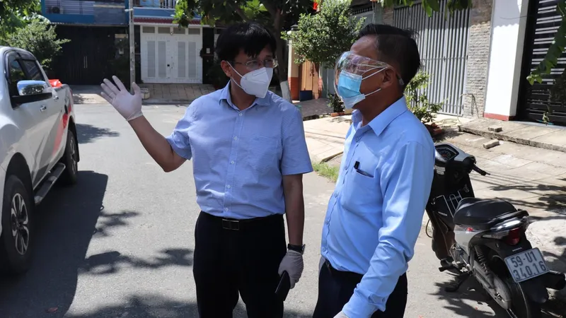 Ban Dân vận Thành ủy TPHCM thăm lực lượng tuyến đầu phòng chống dịch ở quận Bình Tân
