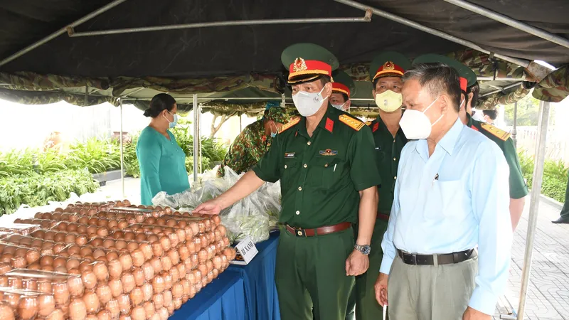 Quân khu 7 có nhiều mô hình, cách làm hay, sáng tạo giúp dân vượt qua khó khăn do dịch Covid-19