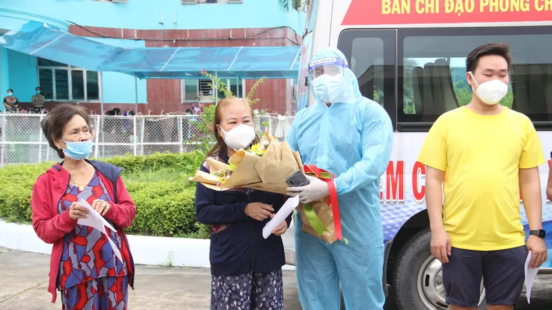 Bệnh viện dã chiến Bình Chánh số 1 điều trị thành công nhiều F0 đặc biệt nặng