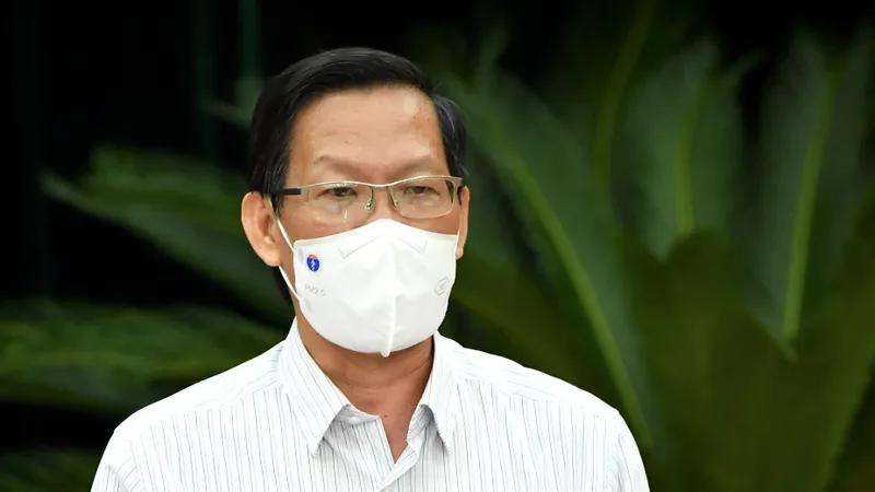 Chủ tịch UBND TPHCM Phan Văn Mãi: Nghiên cứu có “thẻ xanh” vaccine để người dân đi lại