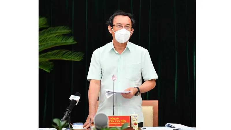 Bí thư Thành ủy TPHCM Nguyễn Văn Nên phát biểu tại hội nghị, chiều 11-9-2021. Ảnh: VIỆT DŨNG