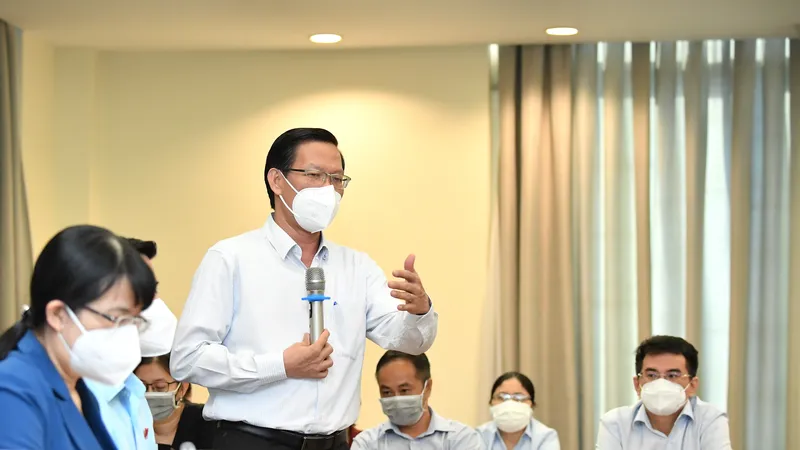 Chủ tịch UBND TPHCM Phan Văn Mãi phát biểu tại tổ. Ảnh: VIỆT DŨNG