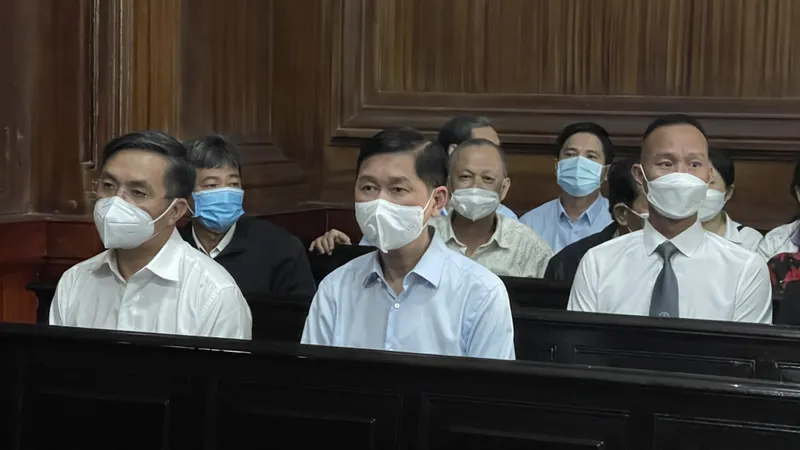Tạm dừng phiên tòa xét xử ông Lê Tấn Hùng và ông Trần Vĩnh Tuyến