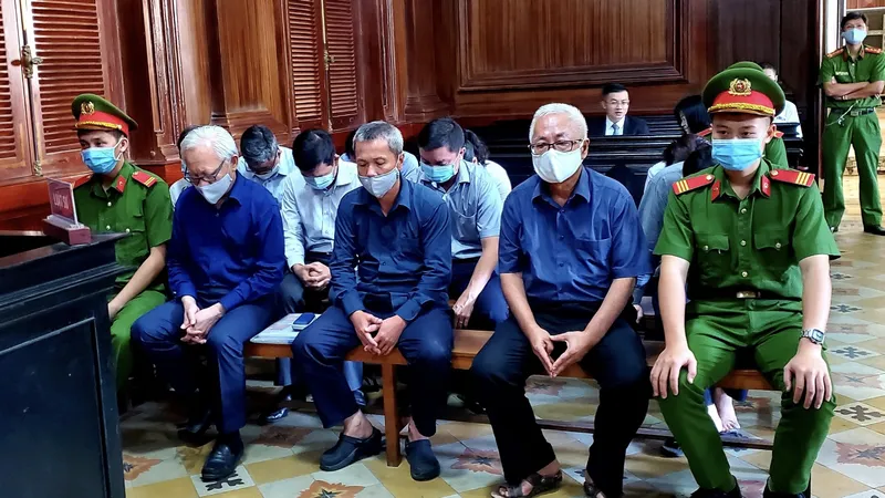 Cựu lãnh đạo Ngân hàng Đông Á tiếp tục hầu tòa trong vụ thất thoát 8.800 tỷ đồng