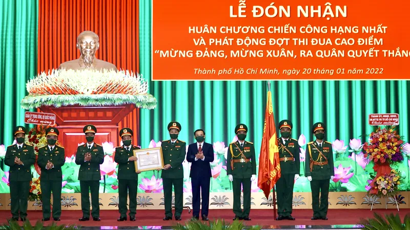 Xây dựng lực lượng vũ trang TPHCM vững mạnh toàn diện
