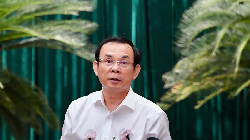 Bí thư Thành ủy TPHCM: Hiện thực hóa chương trình nhà ở xã hội, giải tỏa nhà tạm trên kênh rạch