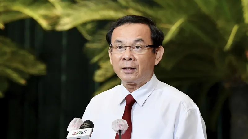 Bí thư Thành ủy TPHCM Nguyễn Văn Nên phát biểu tại Lễ biểu dương tập thể, cá nhân có thành tích xuất sắc trong học tập và làm theo tư tưởng, đạo đức, phong cách Hồ Chí Minh. Ảnh: VIỆT DŨNG