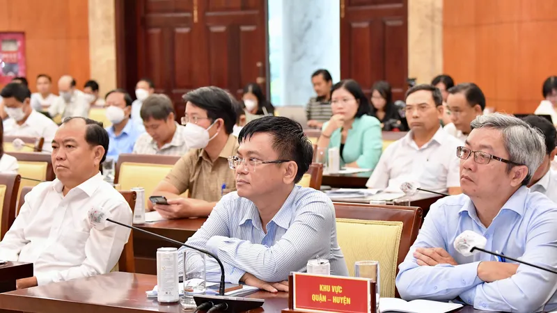Lãnh đạo các quận, huyện tham dự kỳ họp thứ 6 HĐND TPHCM khóa X. Ảnh: VIỆT DŨNG