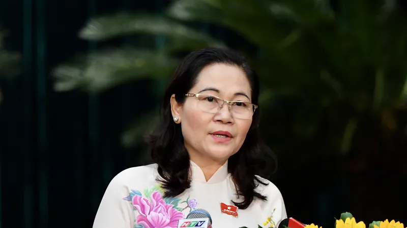 Đồng chí Nguyễn Thị Lệ làm Trưởng Đoàn giám sát việc thực hiện công tác đầu tư công và Đoàn giám sát về việc triển khai thực hiện các dự án nhà ở xã hội tại TPHCM. Ảnh: VIỆT DŨNG