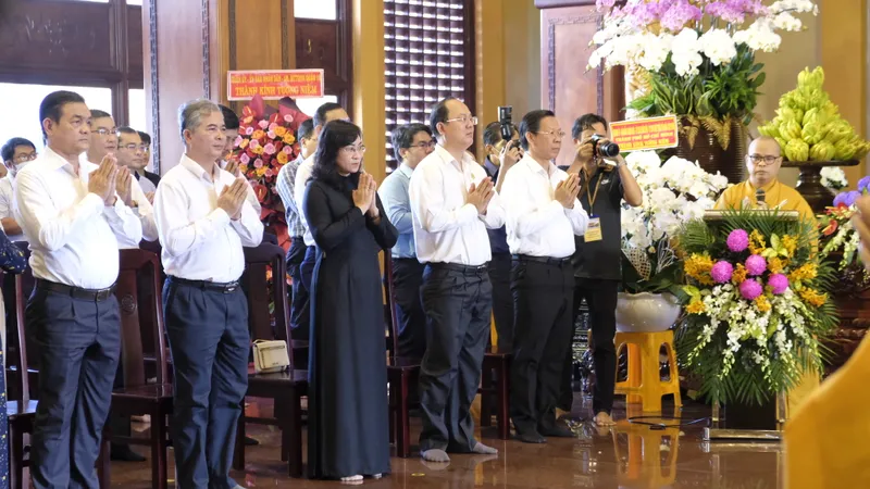Tưởng niệm, kỳ siêu đồng bào tử vong và cán bộ, chiến sĩ hy sinh trong đại dịch Covid-19