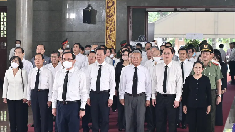 Lãnh đạo TPHCM viếng tang đồng chí Hứa Ngọc Thuận