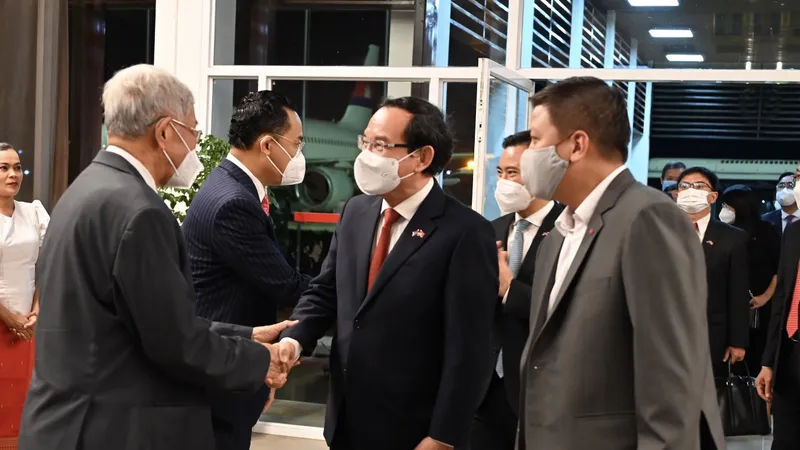 Đoàn đại biểu cấp cao TPHCM thăm, làm việc tại Vương quốc Campuchia