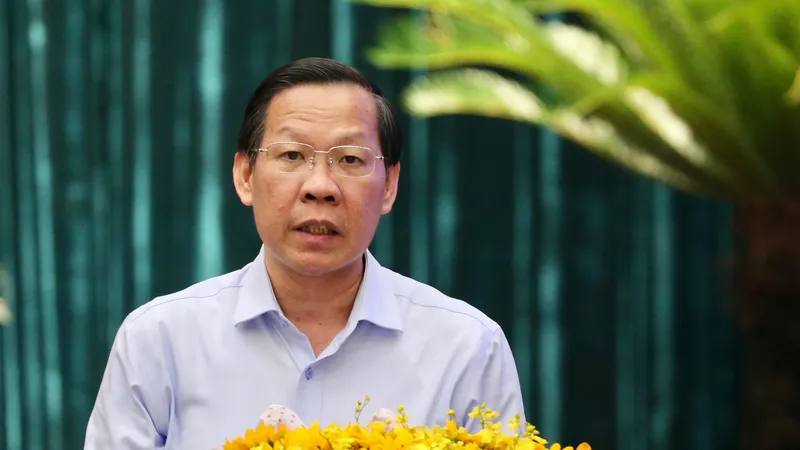 Chủ tịch UBND TPHCM phát biểu khai mạc hội nghị. Ảnh: HOÀNG HÙNG