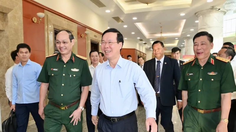 Chủ tịch nước Võ Văn Thưởng dự và chỉ đạo tổng kết 10 năm thực hiện chiến lược bảo vệ Tổ quốc tại TPHCM