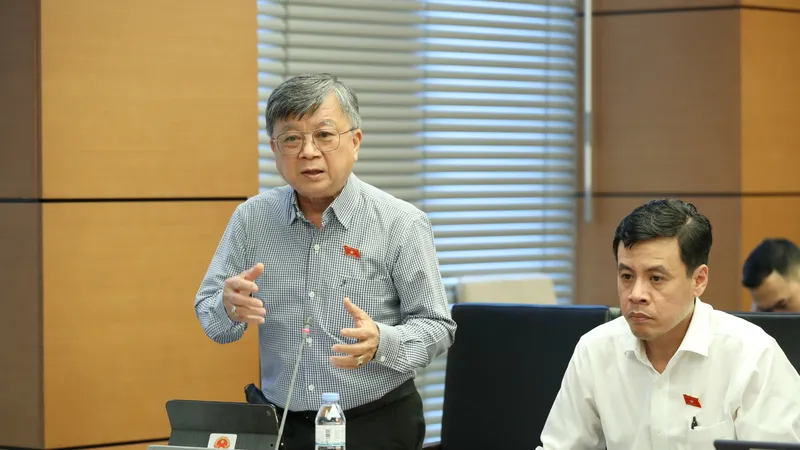 Đại biểu Quốc hội: Có doanh nghiệp bất động sản "tay không bắt giặc"