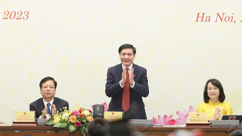 Quốc hội thông qua 8 luật, 17 nghị quyết trong kỳ họp thứ 5