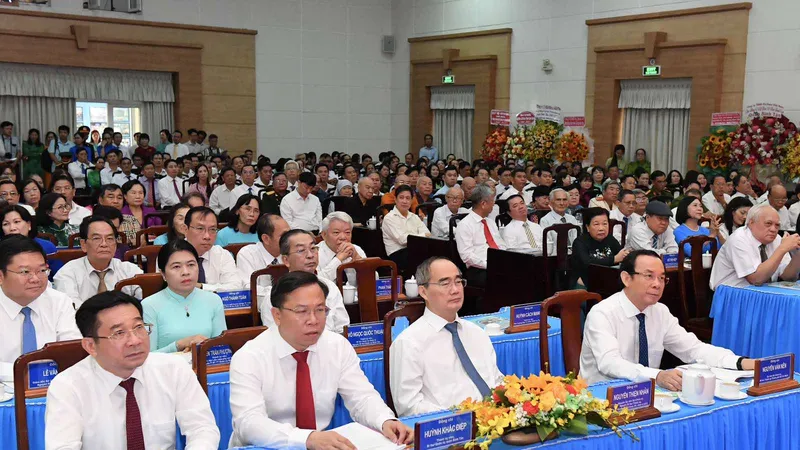 Bí thư Thành ủy TPHCM Nguyễn Văn Nên: Quận Bình Tân phát triển đô thị theo hướng hiện đại, đa trung tâm