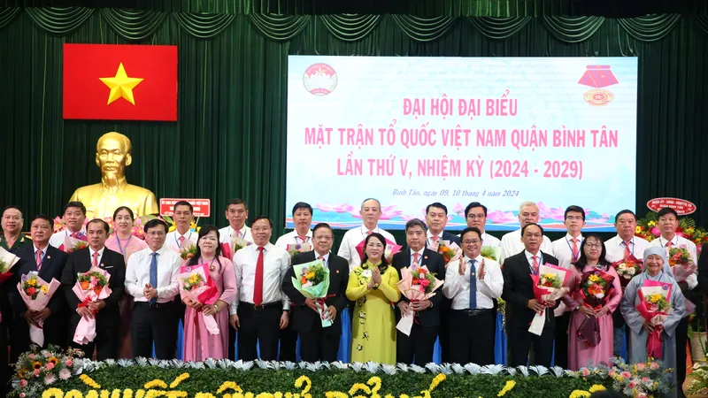 Đồng chí Lê Văn Bảy tái đắc cử chức Chủ tịch Ủy ban MTTQ Việt Nam quận Bình Tân