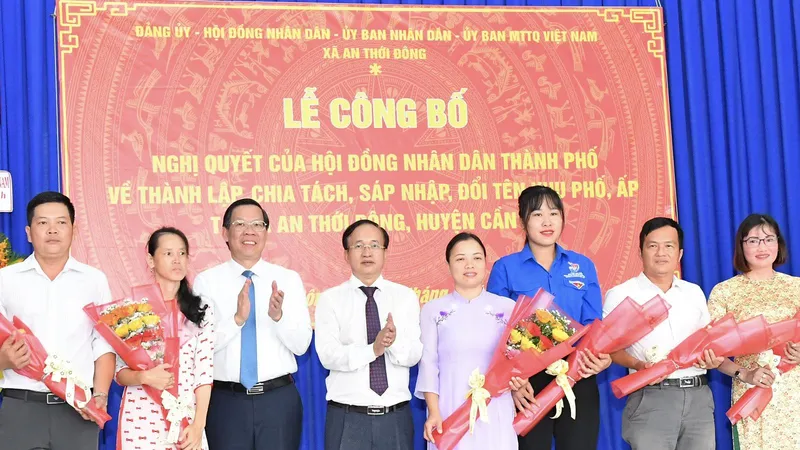 Chủ tịch UBND TPHCM Phan Văn Mãi dự lễ công bố thành lập khu phố, ấp tại huyện Cần Giờ