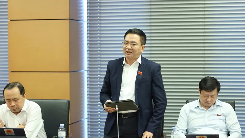 Có nghị định, thông tư còn "to” hơn cả luật