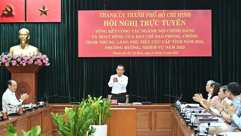 “Kiên quyết, kiên trì, không ngừng, không nghỉ, không có vùng cấm, không có ngoại lệ” trong đấu tranh phòng chống tham nhũng