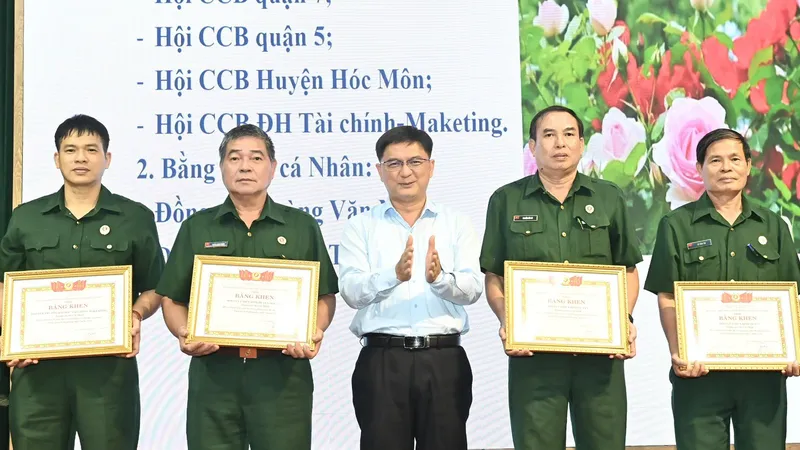 Cựu chiến binh gương mẫu, giáo dục lòng yêu nước thế hệ trẻ