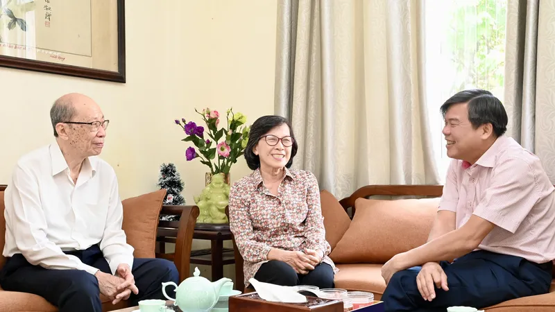 Lãnh đạo Ban Tuyên giáo Thành ủy TPHCM thăm, chúc tết 
