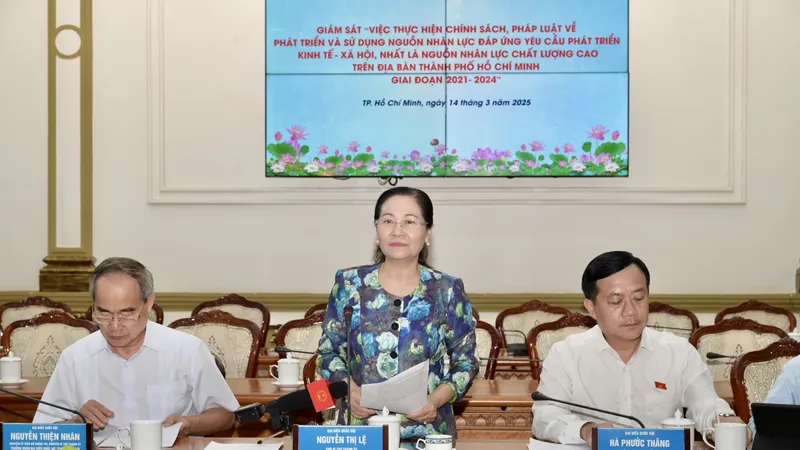 Giám sát các chương trình đào tạo phát triển nguồn nhân lực của TPHCM