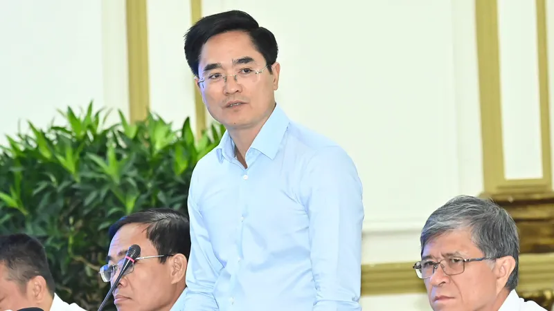 Giám đốc Sở Giao thông Công chánh TPHCM nói về thu phí ô tô dưới lòng đường bị lỗ