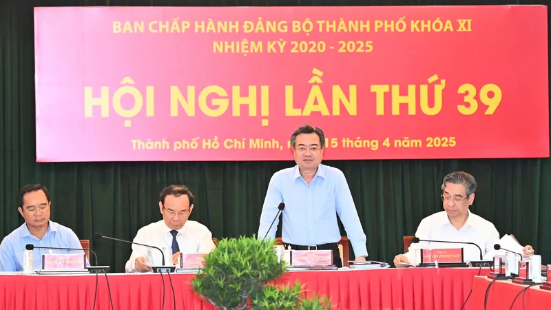 Phó Bí thư Thường trực Thành ủy TPHCM Nguyễn Thanh Nghị phát biểu
