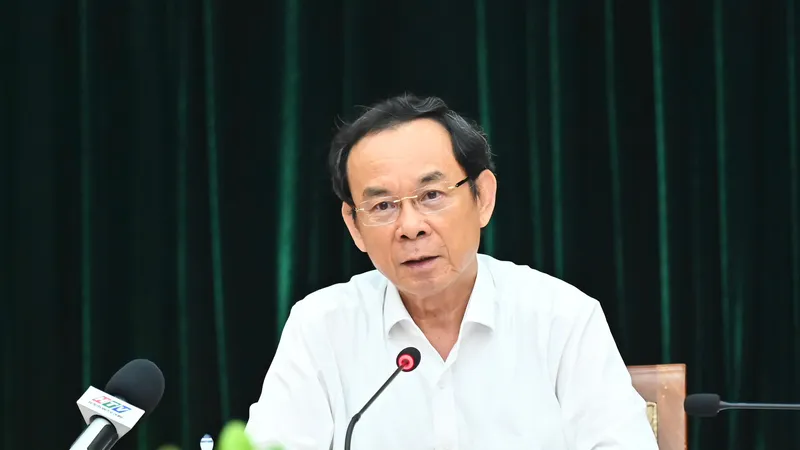 Đồng chí Nguyễn Văn Nên phát biểu