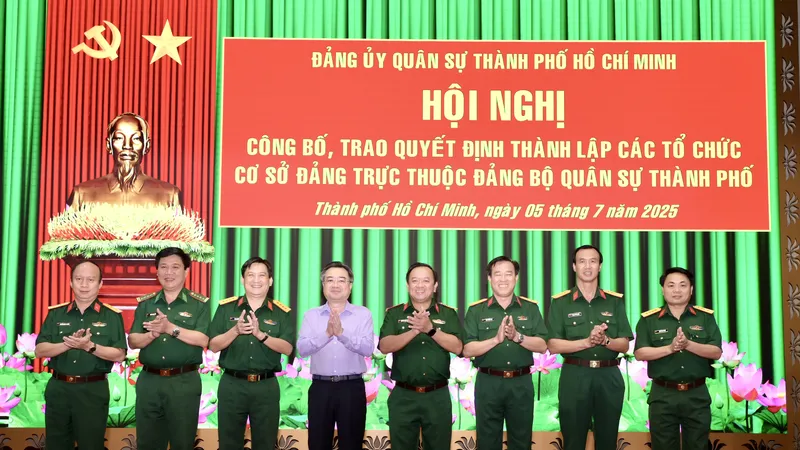 Kiện toàn các tổ chức cơ sở Đảng trực thuộc Đảng bộ Quân sự TPHCM