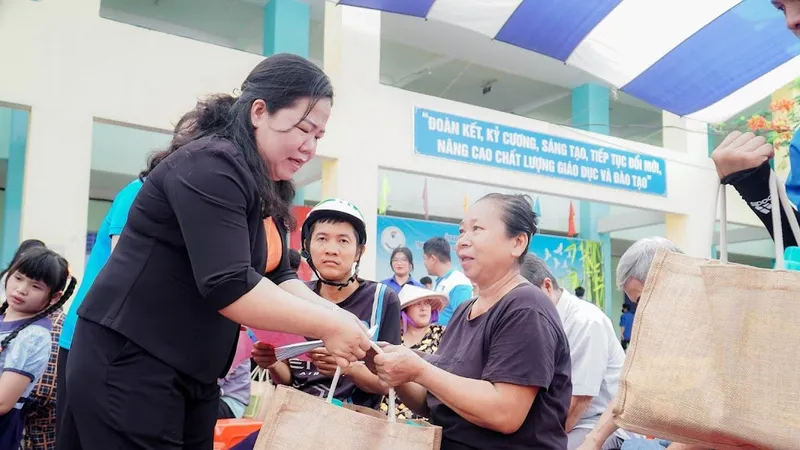 Phường Bình Hưng Hòa tổ chức "Siêu thị 0 đồng", hỗ trợ vốn cho hội viên khó khăn