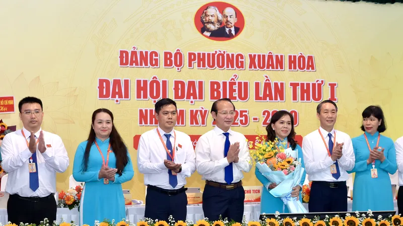 Vận động người dân tham gia phong trào “Bình dân học vụ số”